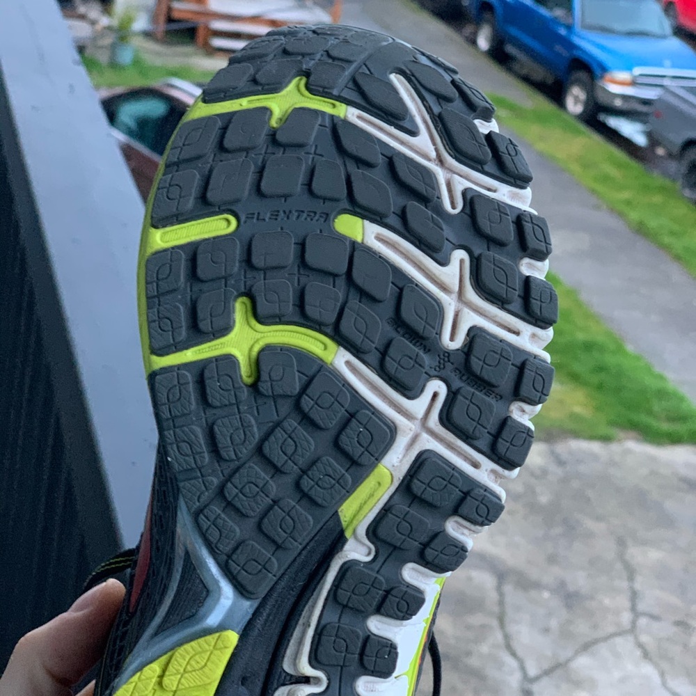 Brooks running shoes men’s size 10